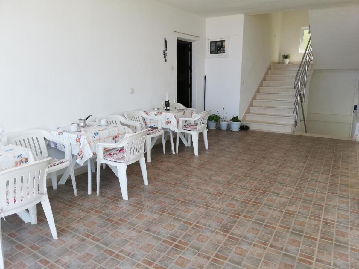 Apartments Aniko Saric Tučepi Extérieur photo